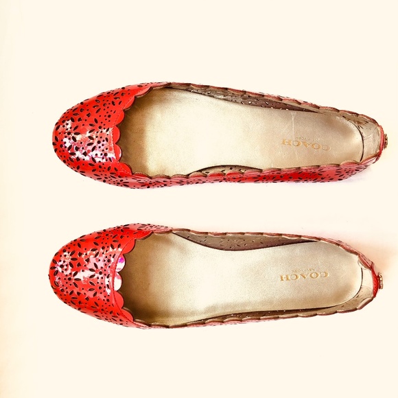 Coach CARSIN Red Laser Cut Out Perforated Patent Leather Ballet Flat Shoes Sz 7 - Picture 1 of 9